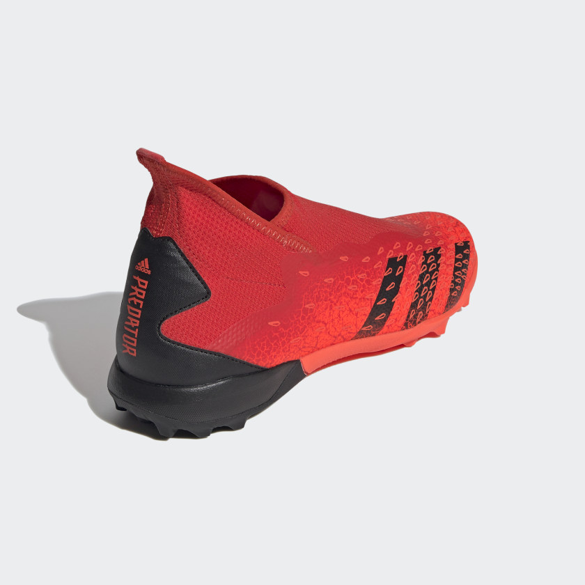 ADIDAS PREDATOR FREAK.3 LACELESS TF FY6300